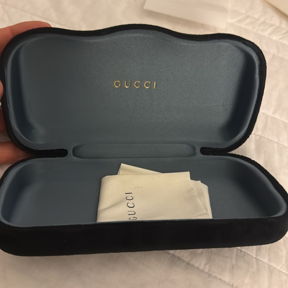 Gucci fabulous sunglasses, velvet case - Picture 5 of 11